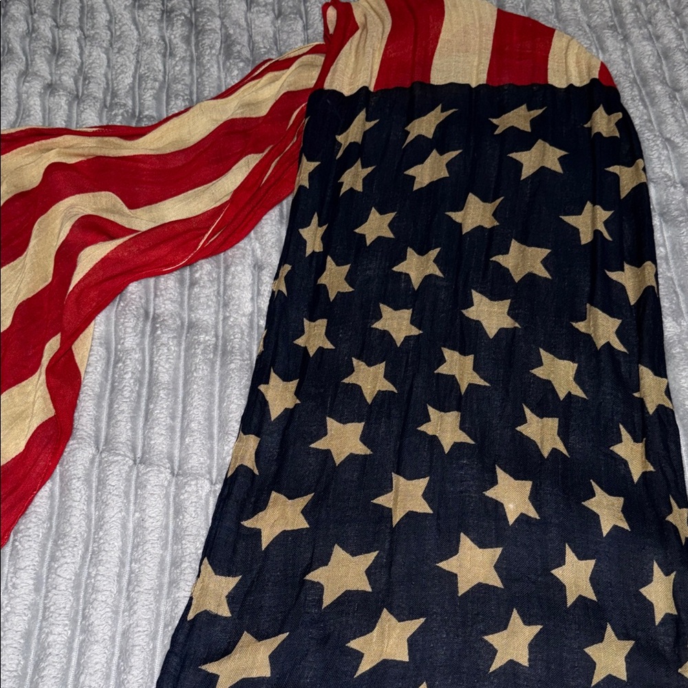 Elegant Stars and Stripes Scarf - Picture 3 of 6